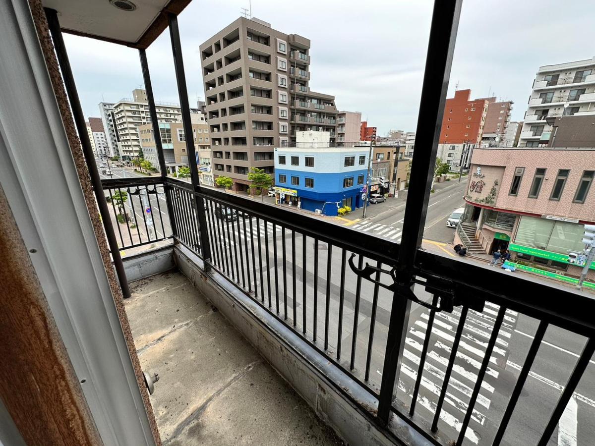 Hokusei Bldg 41 ほくせいビル 41号室 Appartement Sapporo Buitenkant foto